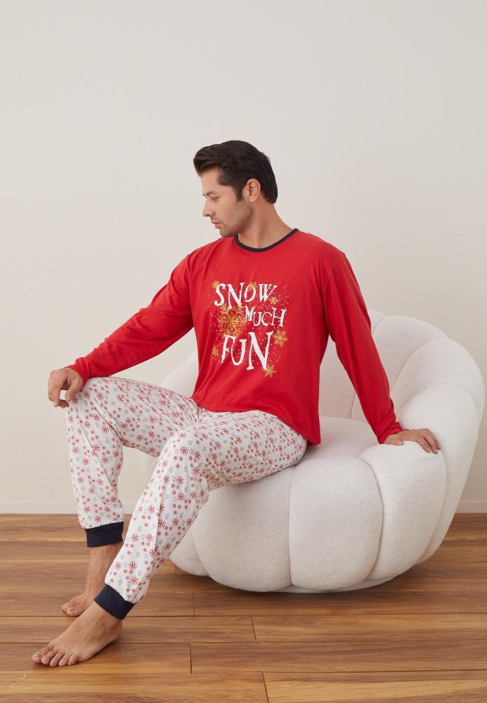 Pijama barbati Craciun "SNOW MUCH FUN" , maneca lunga ,pantaloni lungi,Culoare Rosu ,Engros